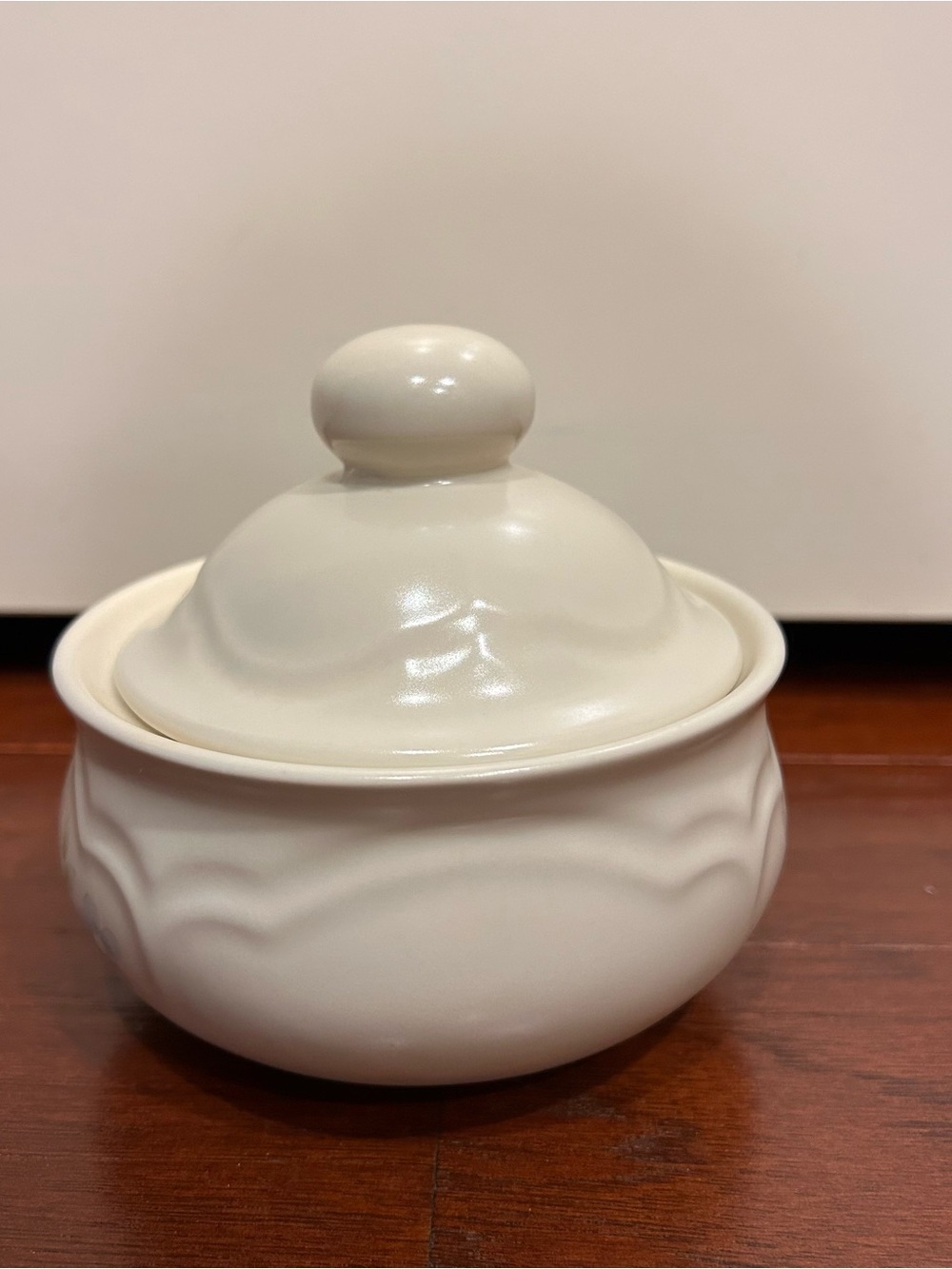 Vintage Pfaltzgraff Tea Rose Butter tub or spice/sugar tub and Lid - Picture 2 of 12